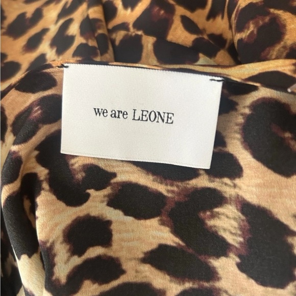 WE ARE LEONE LEOPARD PRINT SILK ROBE XS/S - Picture 10 of 12